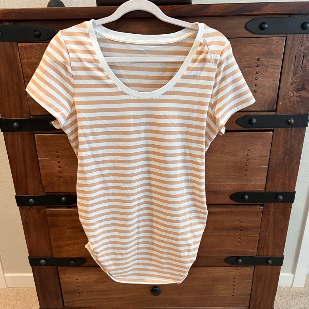 Old Navy Fitted Maternity Top - L